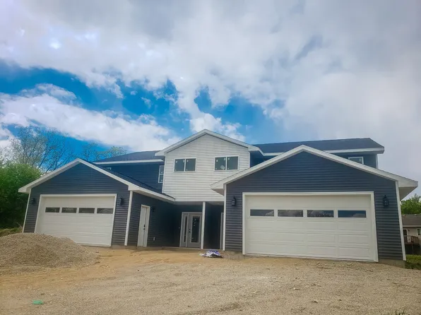 1218 Salem Dr #1, Edgerton, WI 53534