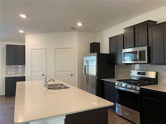 4th image of 1317 Chad Dr