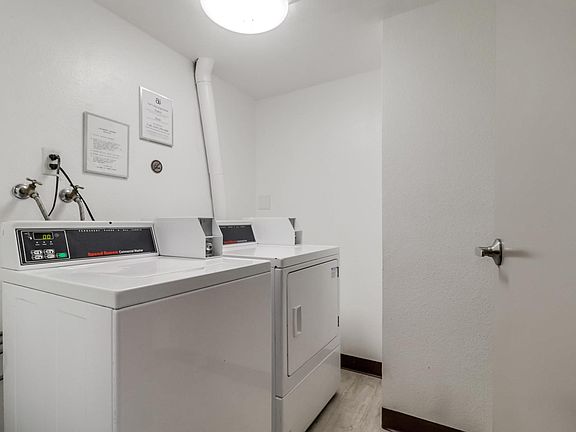 4th image of 4627 Ocean Blvd Unit 408