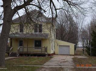 401 4th St, Lyle, MN 55953