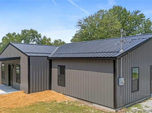 1104 Mann Avenue, Austin, IN 47102