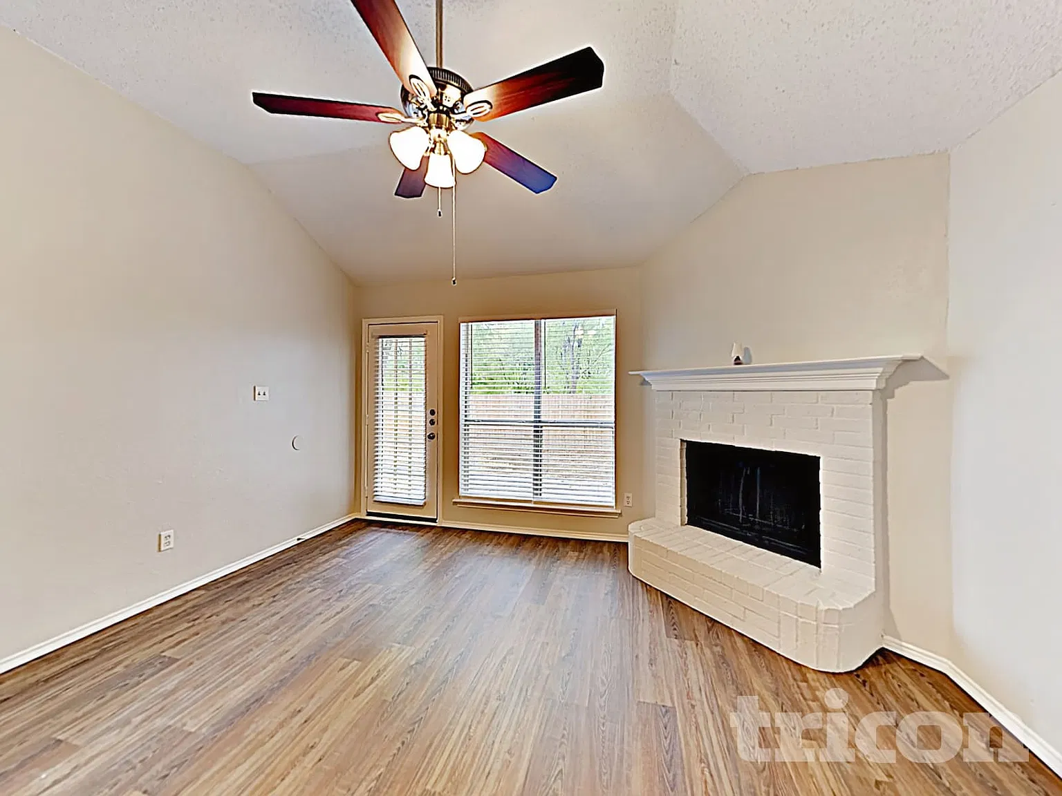 7026 Stetter Drive Arlington TX — Photo 4