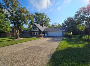 2920 Olympia Dr, Decatur, IL 62521