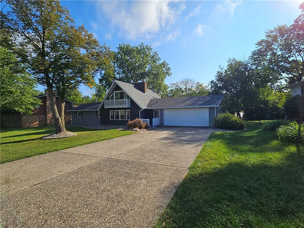 2920 Olympia Dr photo 1