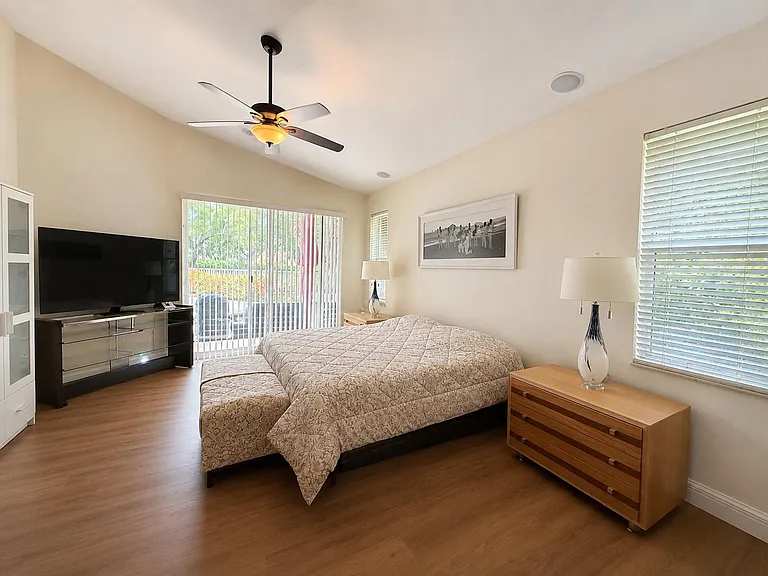 4070 Sanderling Ln — Photo 18
