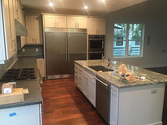 3rd image of 520 Georgia Ave