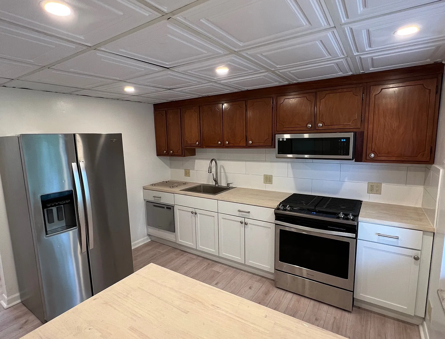 2 bed, 1.5 bath, 750 sqft, $1,725 — Photo 3
