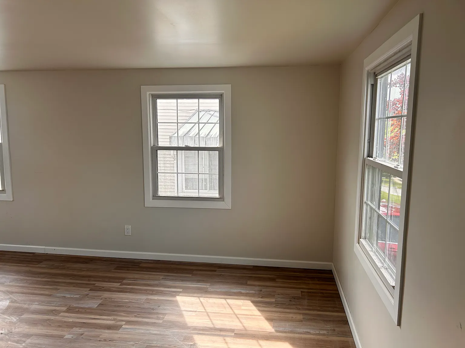 4 bed, 1026 sqft, $1,800 — Photo 4
