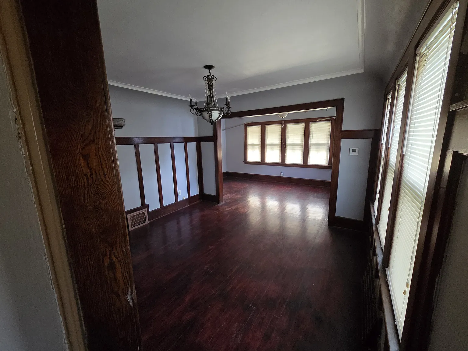 4 bed, 1.5 bath, 1118 sqft, $2,000 — Photo 2
