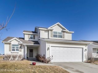 8251 Dakota Dr, West Des Moines, IA 50266