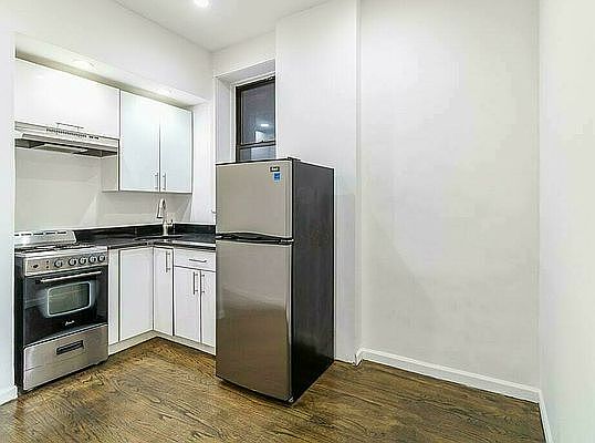 2nd image of 185 Avenue C Front 2