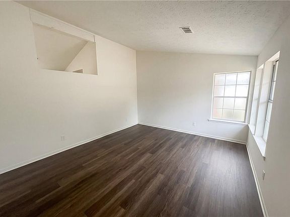 4th image of 673 Utoy Cir SW