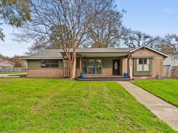 3902 Darrell Ln, Tyler, TX 75701