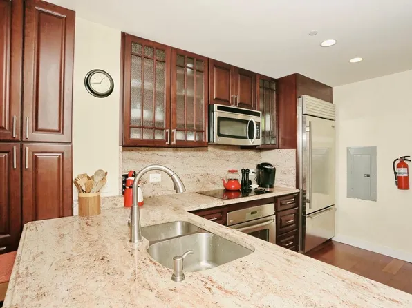 600 Harbor Boulevard image 11 of 27