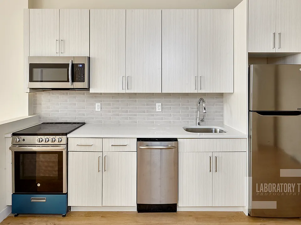783 Saint Nicholas Ave #1F