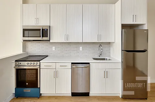 783 Saint Nicholas Ave #1B Photo 1