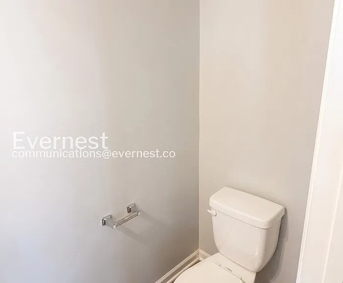 8631 Thomas Ln — Photo 7