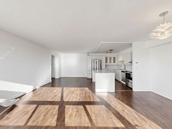 2nd image of 360 Ridelle Ave #2301