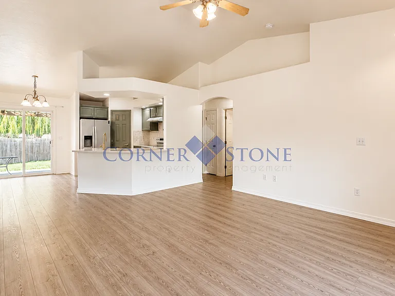 3815 E Greensprings Ct — Photo 5