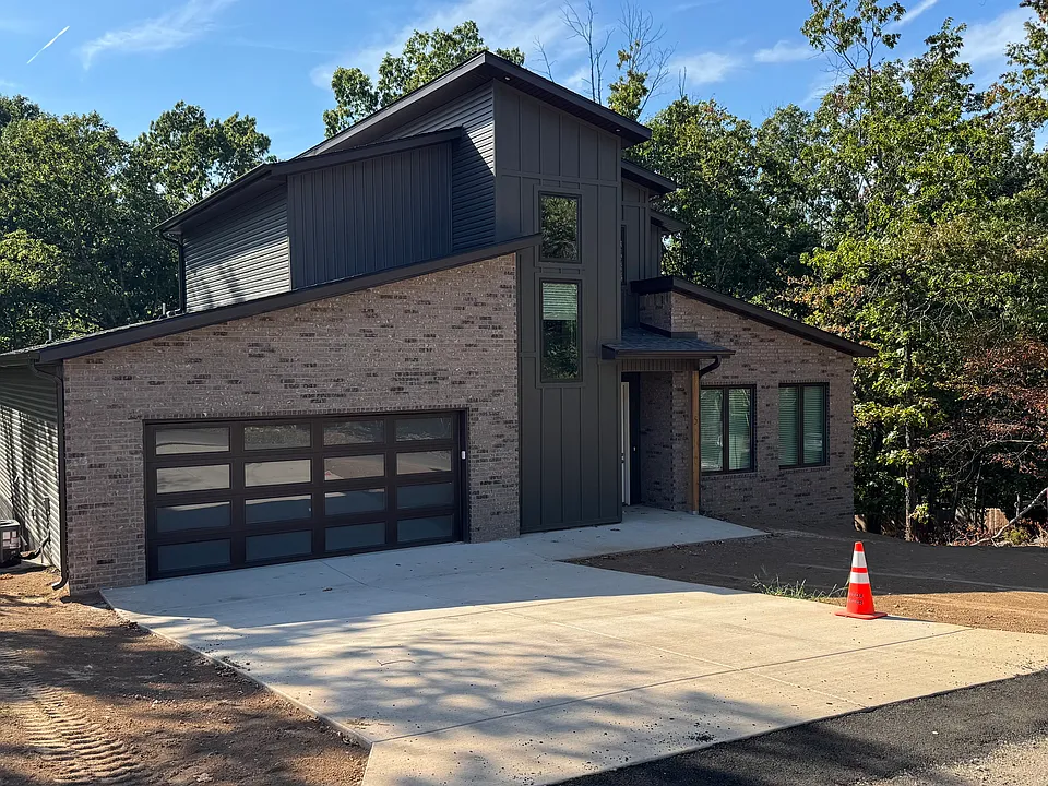 5 Bromyard Ln