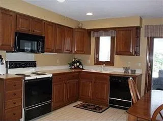 20195 Arlington Dr photo 1