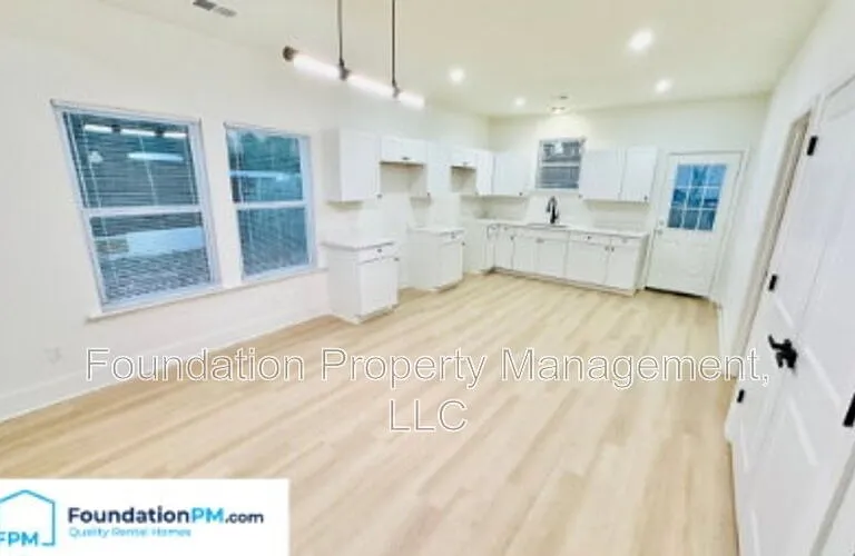 910 Dickinson St — Photo 7