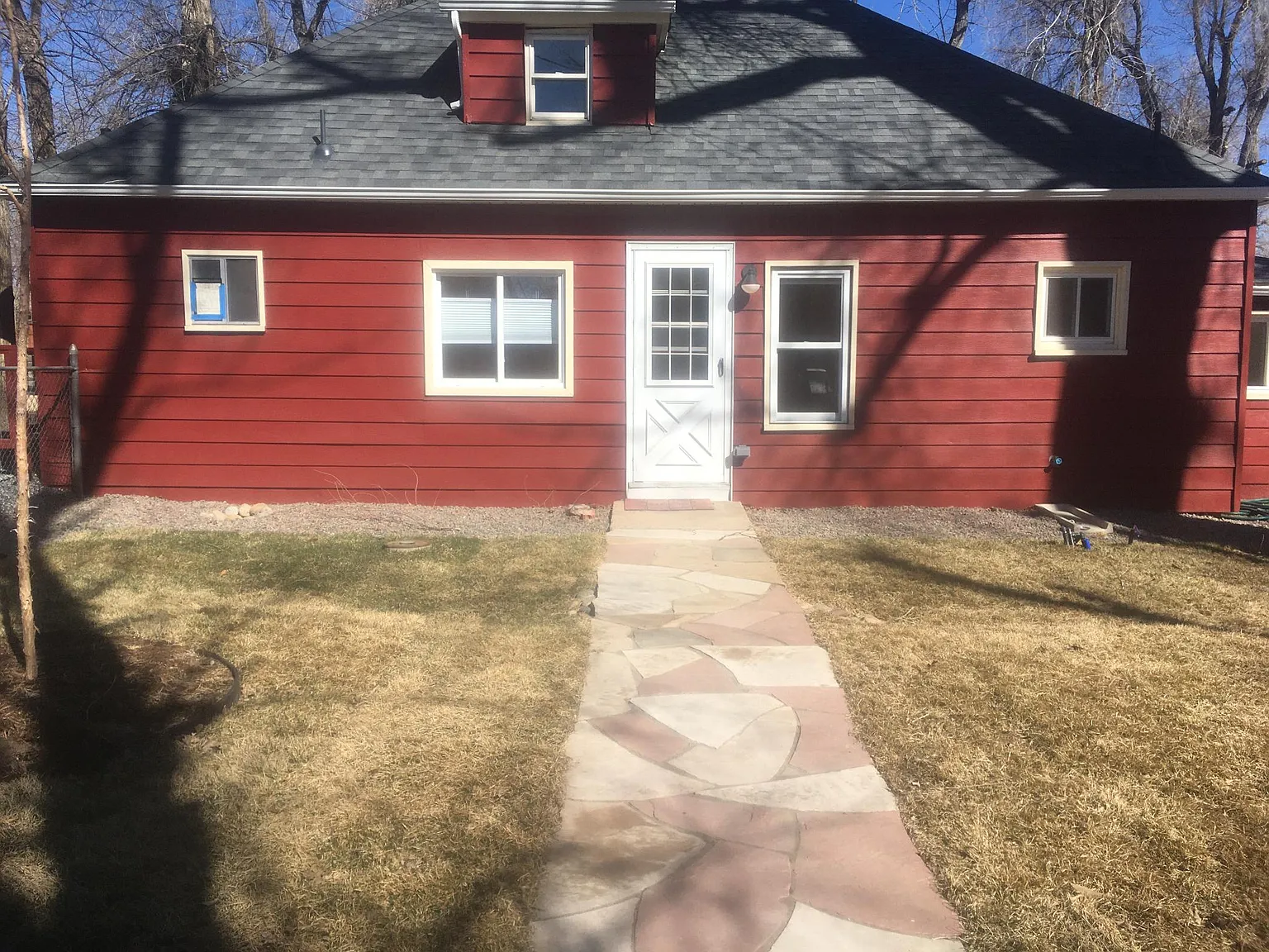 3 bed, 1250 sqft, $2,200 — Photo 1