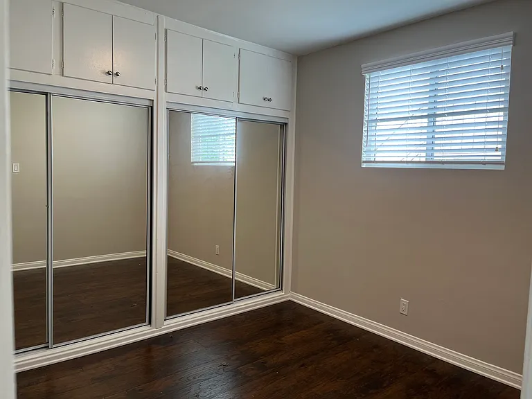 Tuscany Apartments — Photo 13