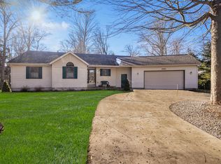2931 Oak Ct, Spring Lake, MI 49456