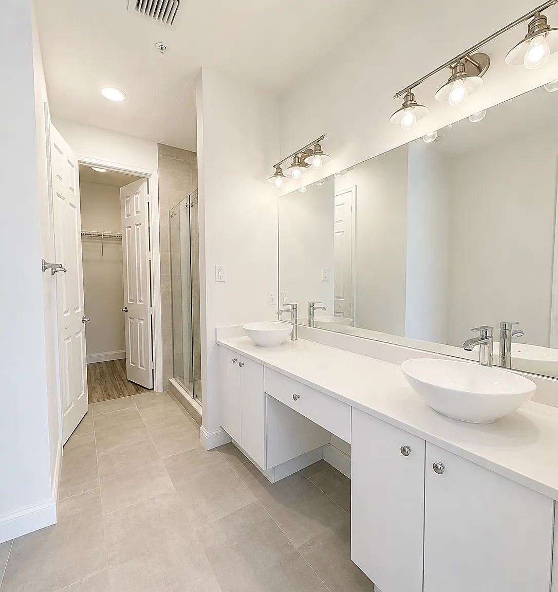 3 bed, 3.5 bath, 2200 sqft, $3,700 — Photo 3