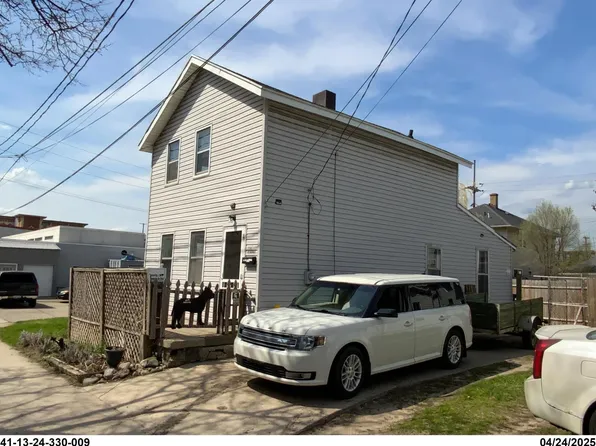 661 Broadway Ave NW, Grand Rapids, MI 49504