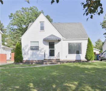 6767 Greenleaf Ave, Parma Heights, OH, 44130