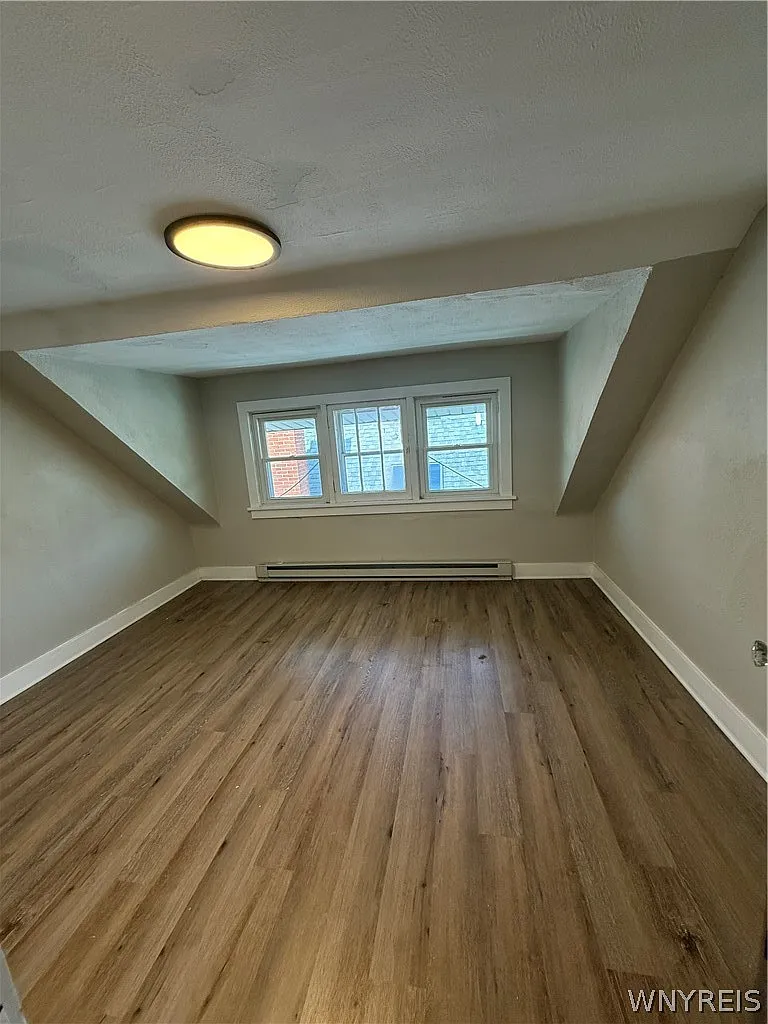 Building Photo - 579 Crescent Ave