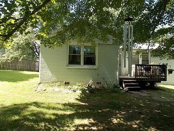 3rd image of 21233 Augusta Dr