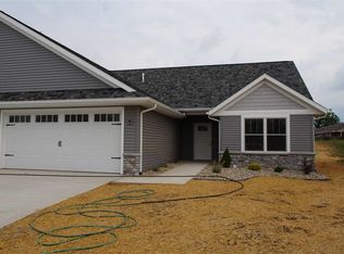 2125 Red Squirrel Ct, Warsaw, IN 46582