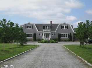 26 Head Of The Pond Rd, Oak Bluffs, MA 02557