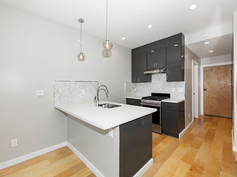 1st image of 1127-1133 Kearny St #1127-02