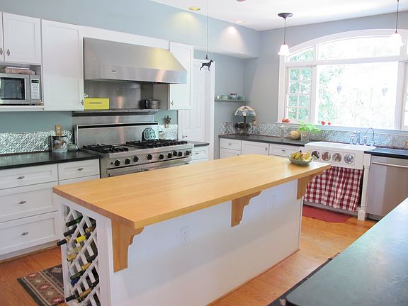 large chef's kitchen