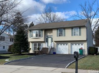 22 School St, Piscataway, NJ