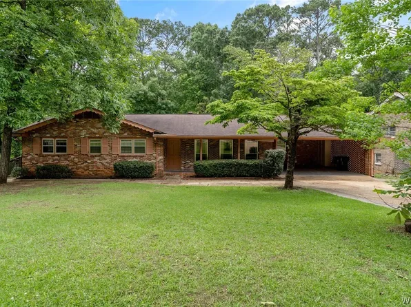 4906 Emerald Bay Dr, Northport, AL 35473