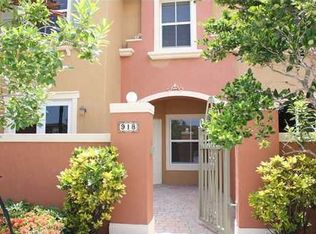 918 SW 143rd Ave #2002, Pembroke Pines, FL 33027