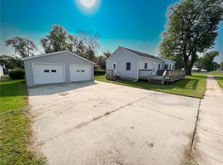 150 SE Sycamore Ave, Earlham, IA 50072