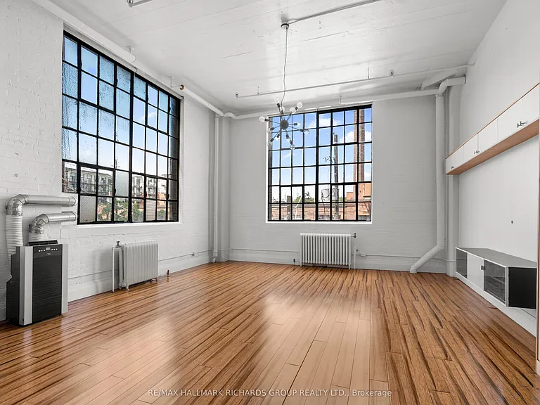 245 Carlaw Ave #202B — Photo 10