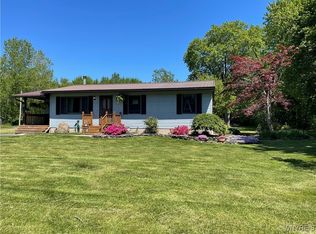 2499 Carmen Rd, Middleport, NY 14105