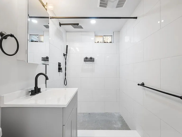 77 Alexander Ave — Photo 10