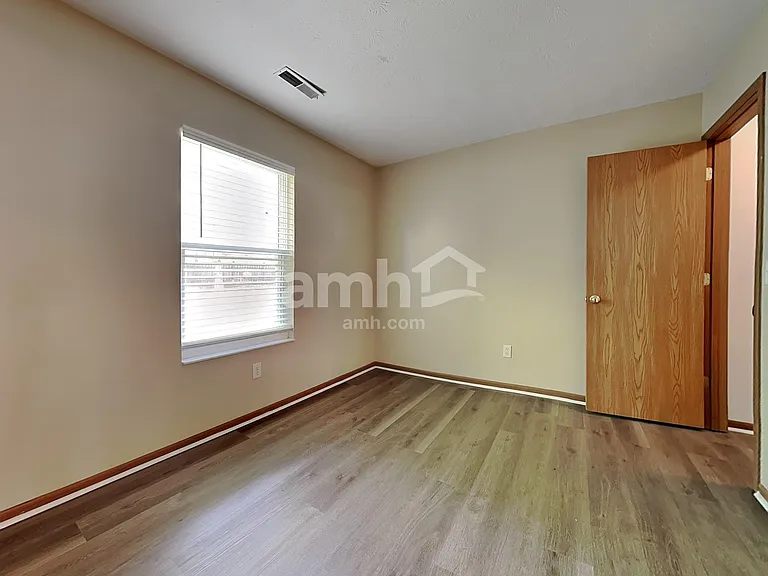 1344 Crescent Ct — Photo 15