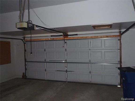 5th image of 8280 Parkside Dr