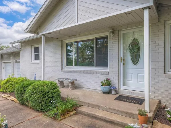 7195 Houston St, Shawnee, KS 66227