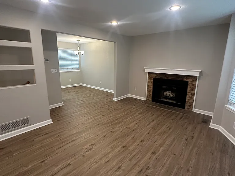 17594 E Temple Dr — Photo 3