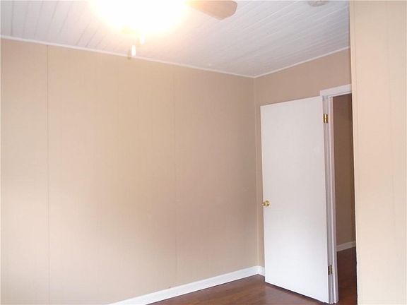 3rd image of 2519 Glendale Cir SE